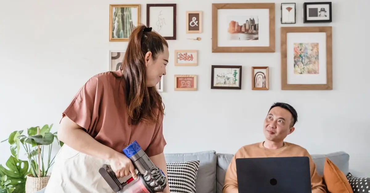 Comment Tester l'Efficacité d'un Aspirateur en Commentant
